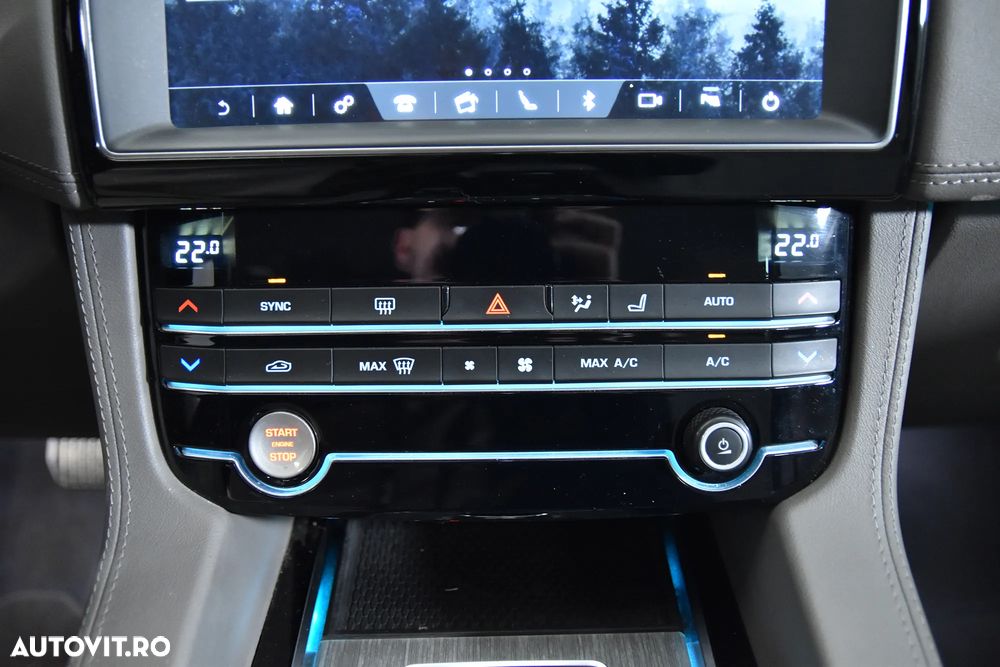 Jaguar F-Pace - 19