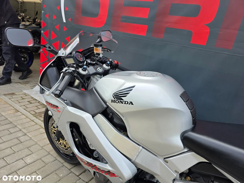 Honda CBR - 9