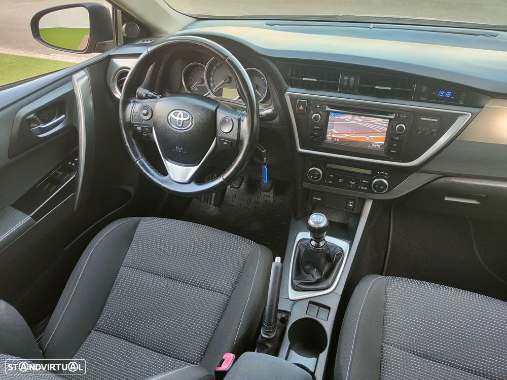 Toyota Auris 1.4 D-4D Com.+P.Sport+Navi - 35