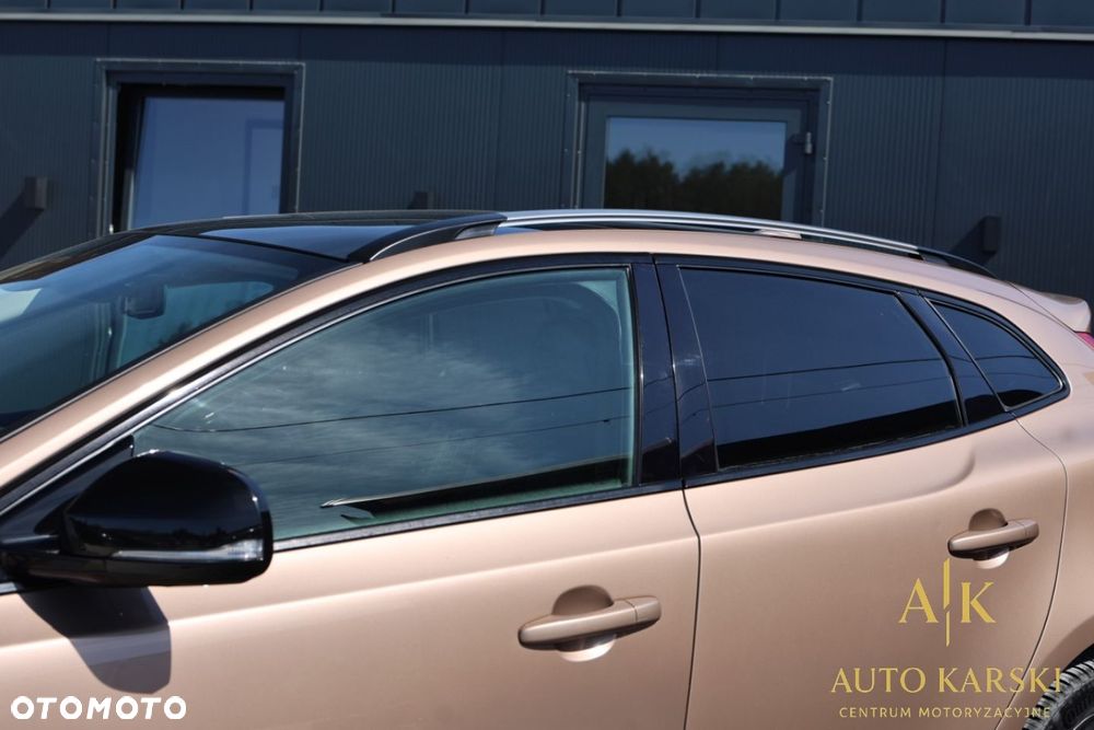 Volvo V40 Cross Country - 12