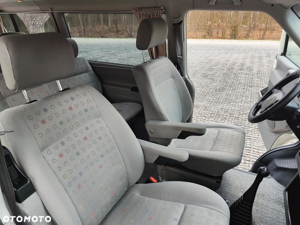 Volkswagen Transporter - 11