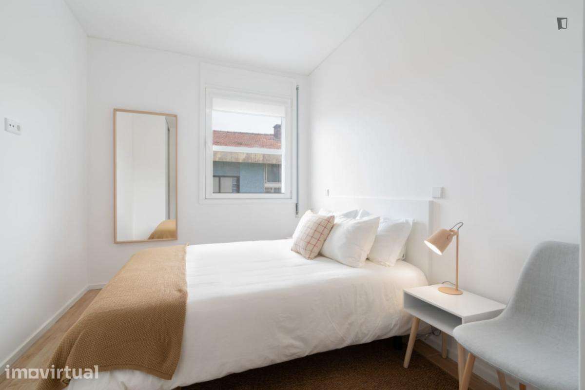 Apartamento com 2 quartos - localizado em Paranhos Porto - Grande imagem: 2/33