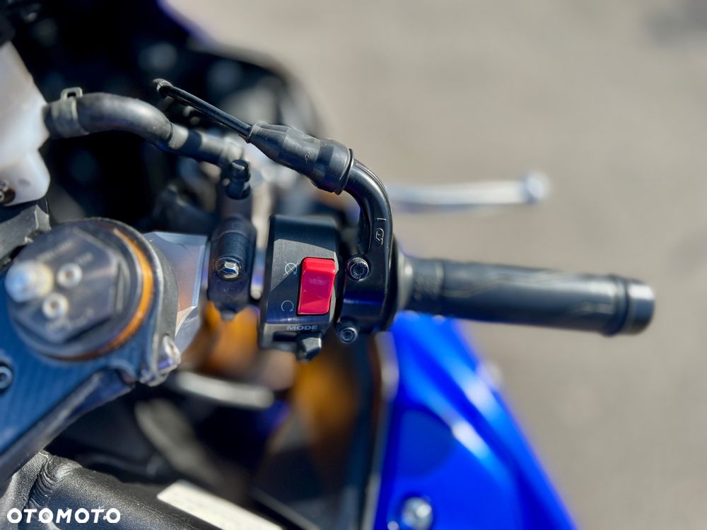 Yamaha R6 - 15