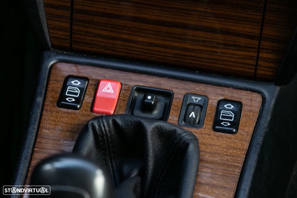 Mercedes-Benz W201 (1982-1993) 190 E 1.8 - 24