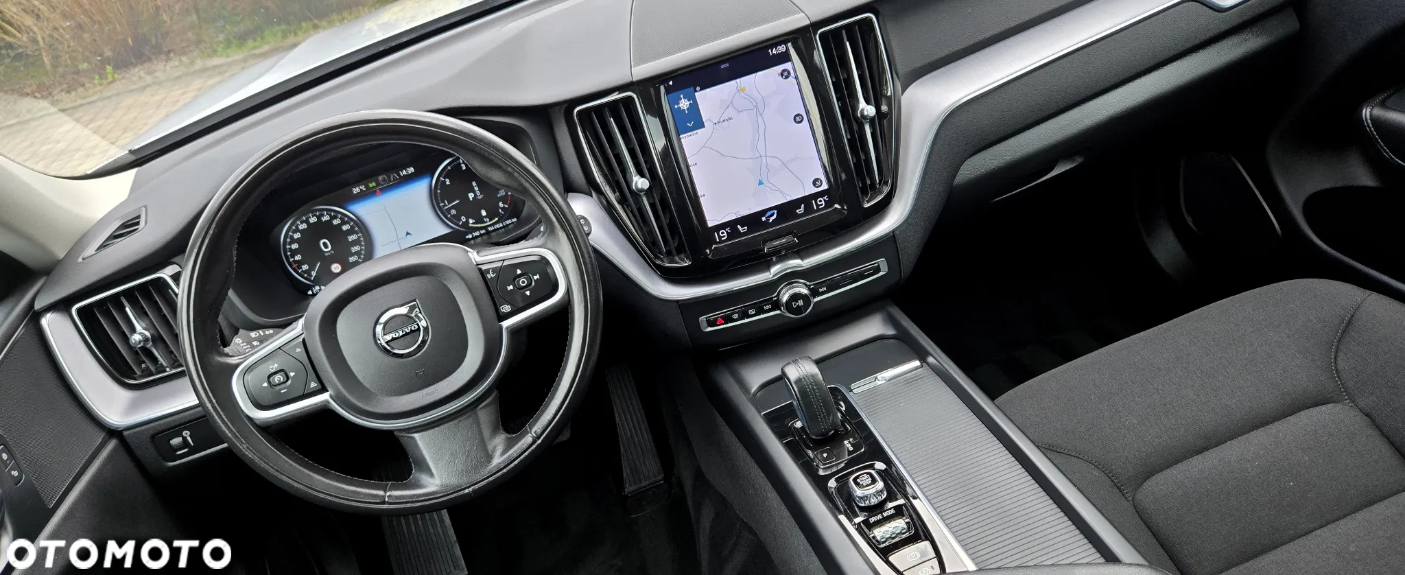 Volvo XC 60 B4 D Plus Dark - 29