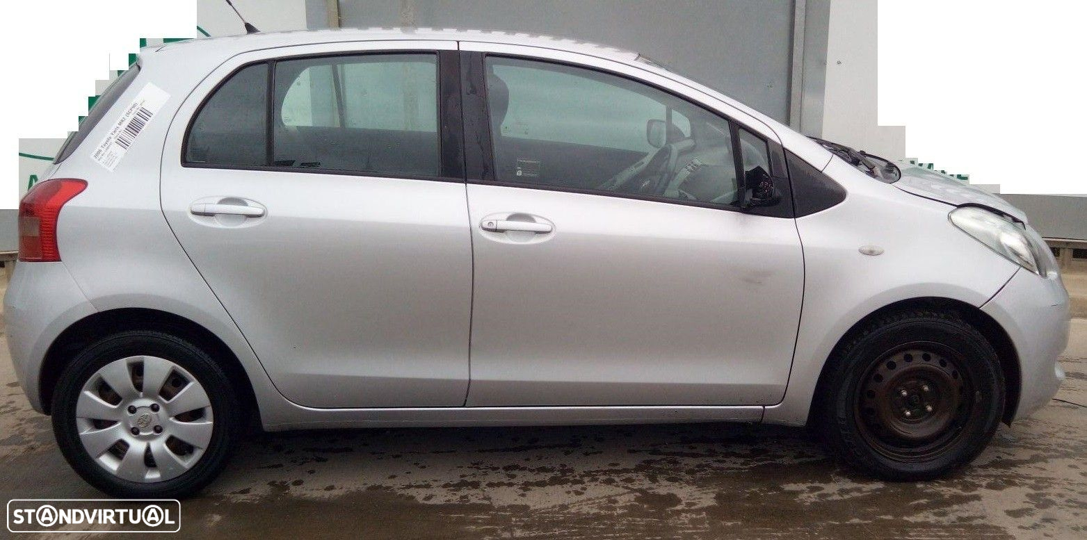 Toyota Yaris 1.3 VVT-i de 2006 disponível para peças - 3