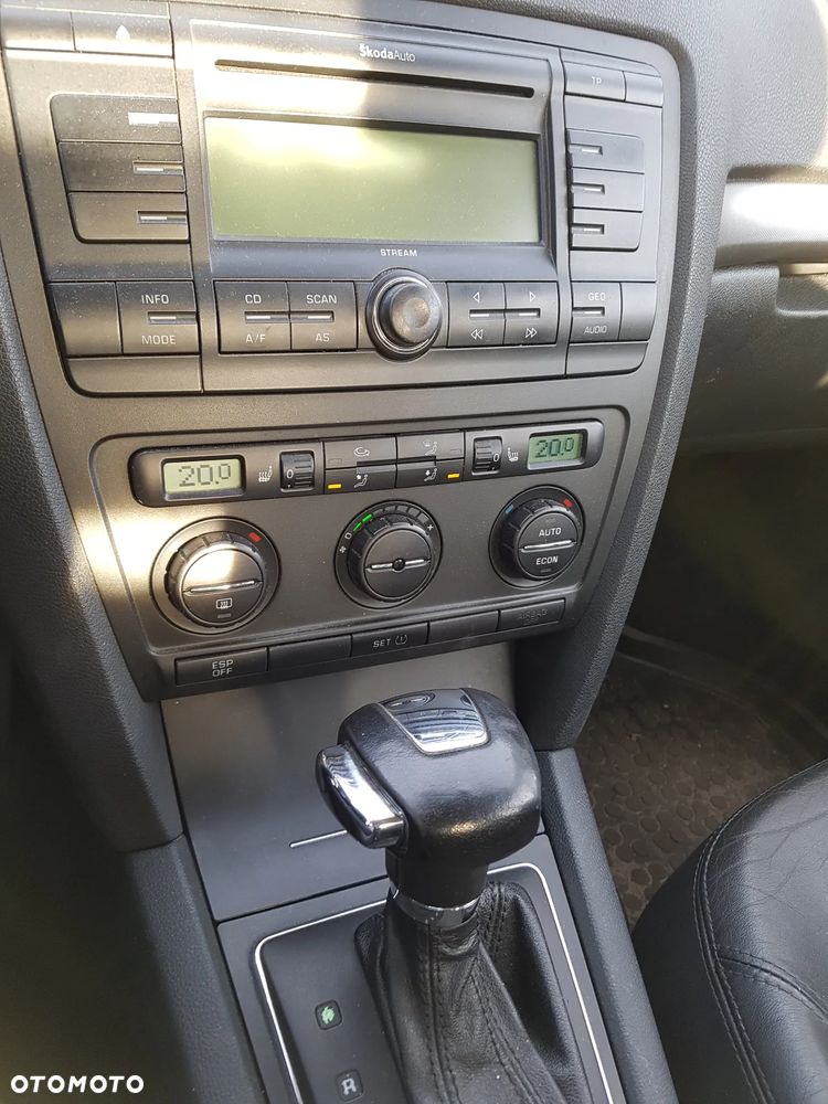 Skoda Octavia ver-2-0-fsi-automatik-elegance - 7