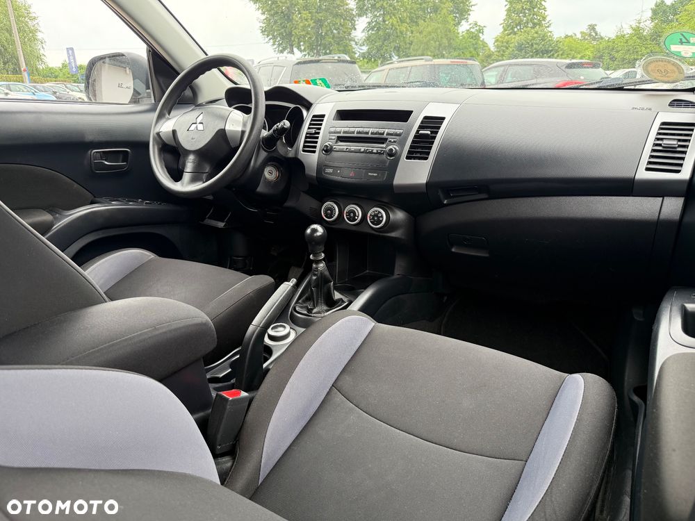 Mitsubishi Outlander 2.0 DID Intense + - 36