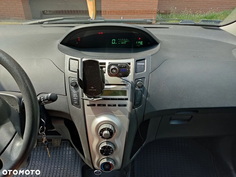 Toyota Yaris - 7