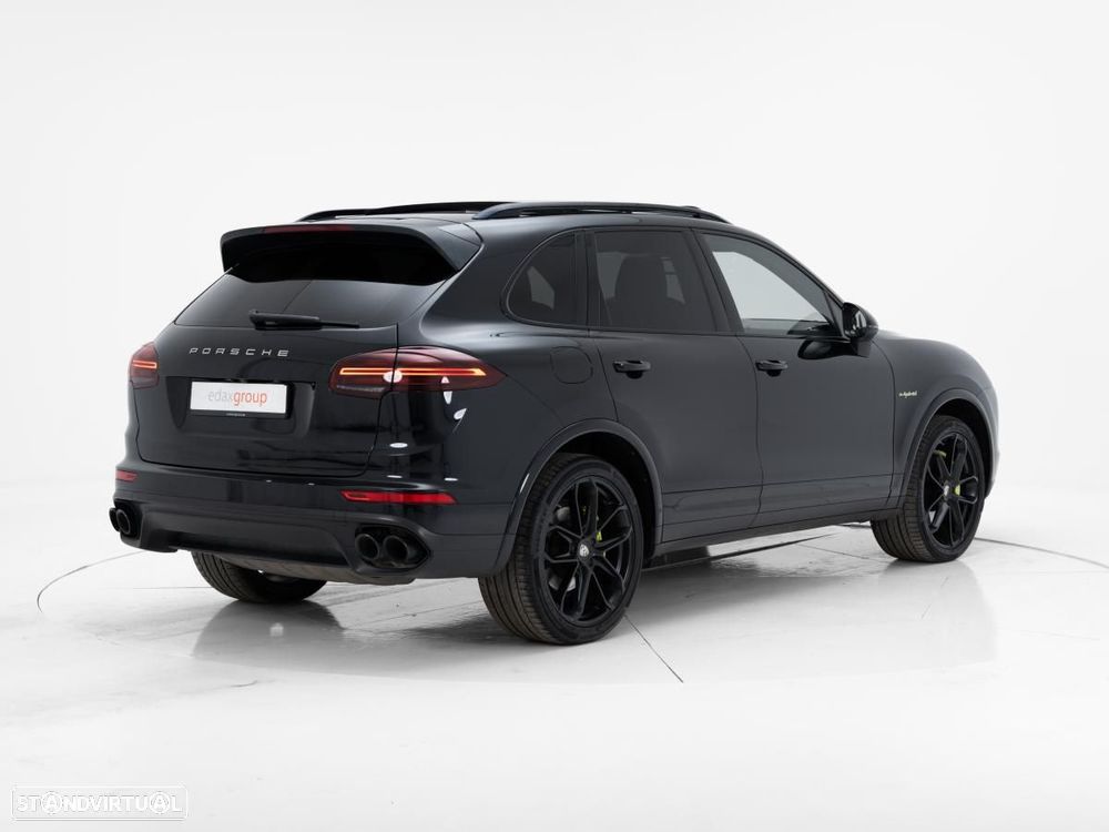 Porsche Cayenne S - 3