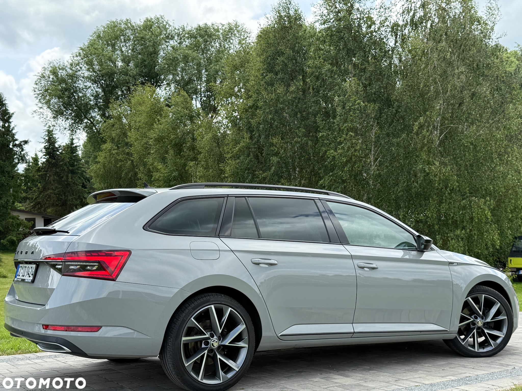 Skoda Superb 2.0 TDI Sportline DSG - 11
