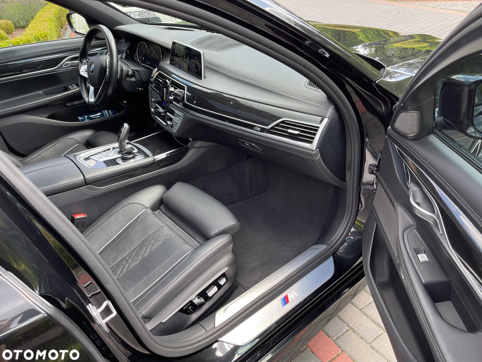 BMW Seria 7 750Li xDrive - 10