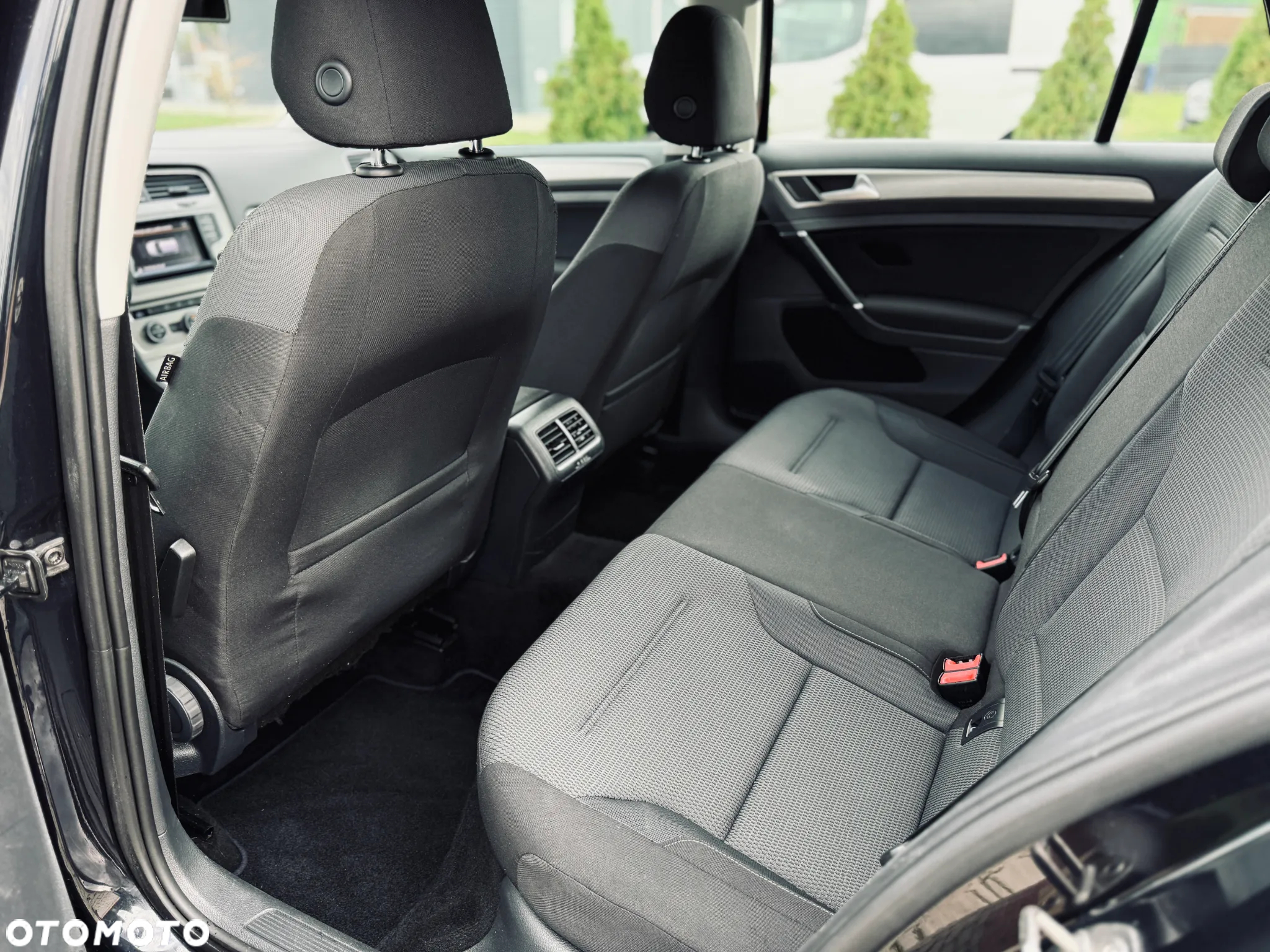 Volkswagen Golf 1.6 TDI BlueMotion Comfortline - 16