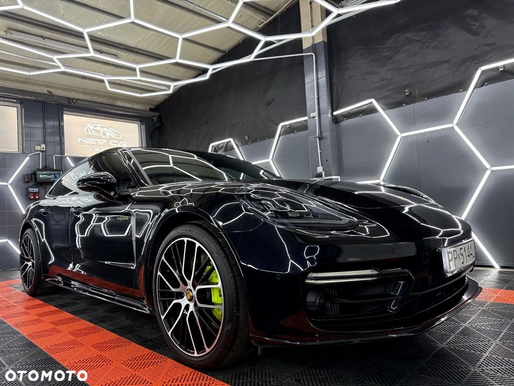 Porsche Panamera - 12