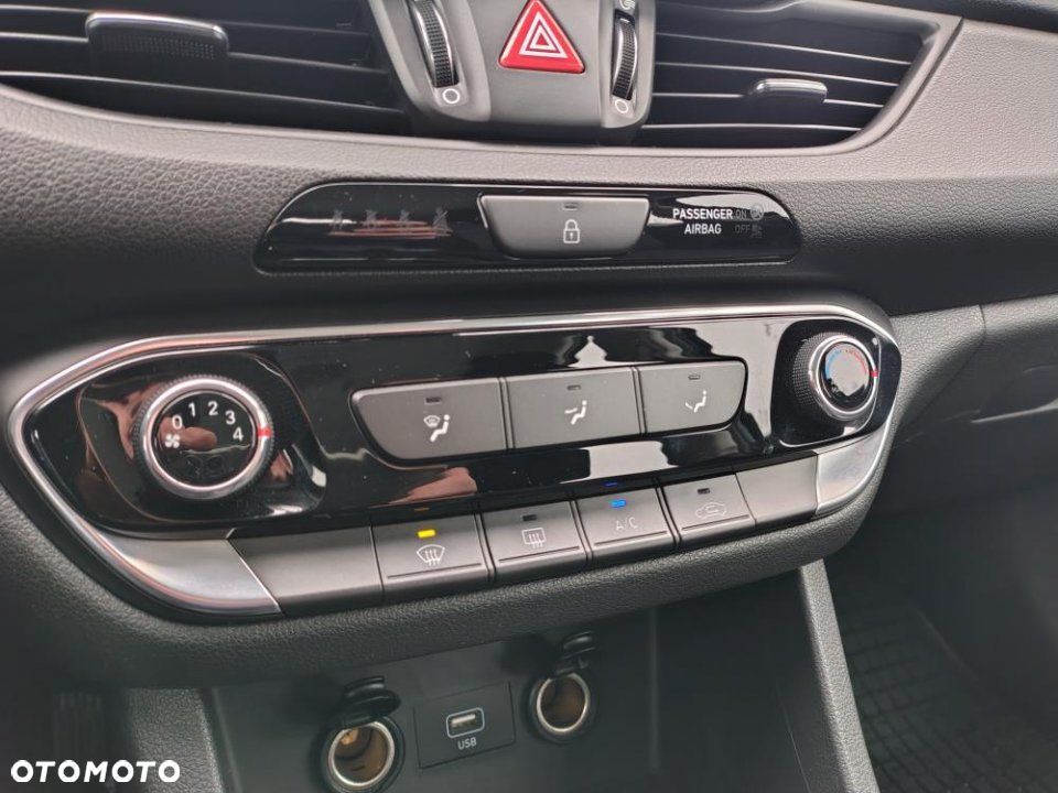 Hyundai i30 - 23