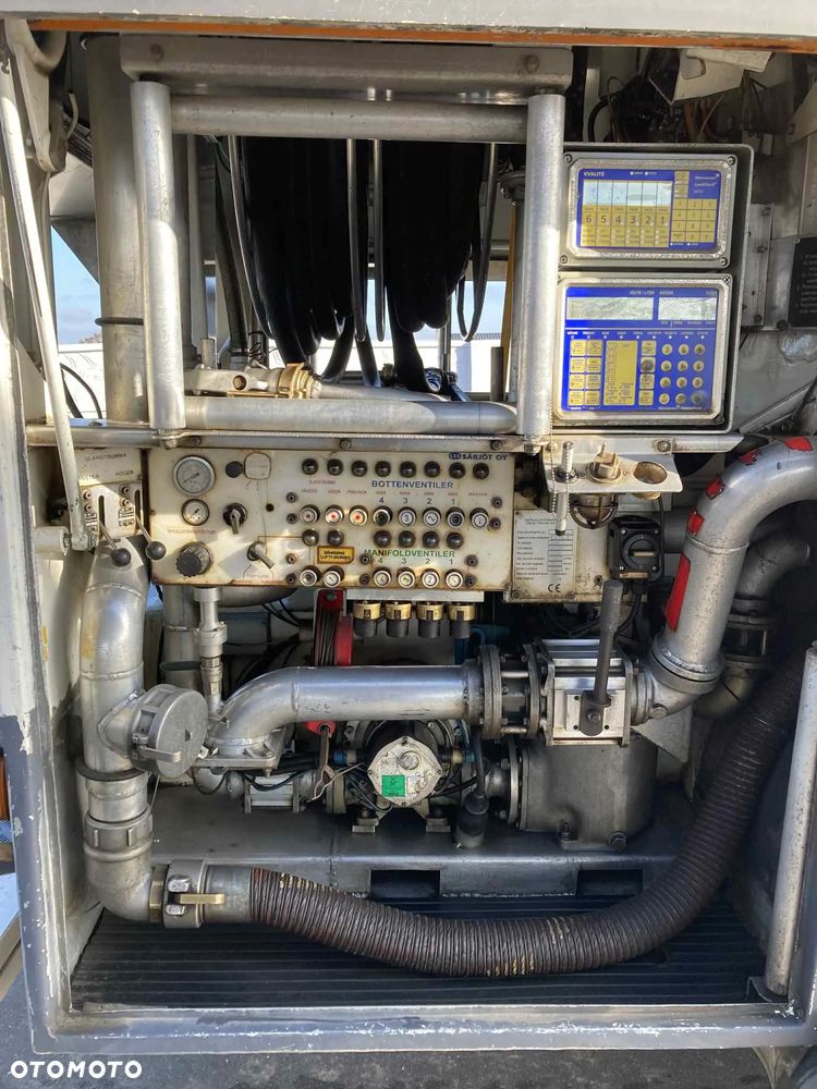 Scania R 124 GB6X2 - 23