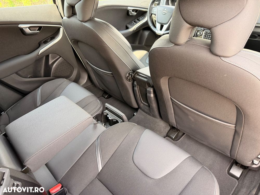 Volvo V40 D2 Linje Svart - 22