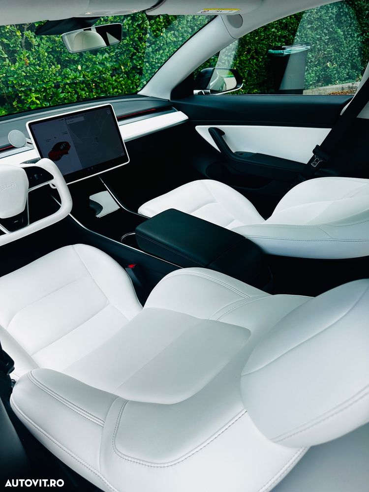 Tesla Model 3 - 16