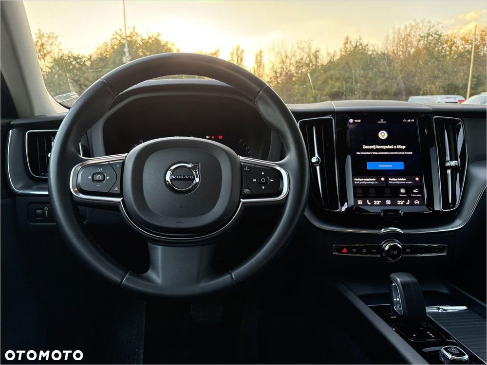 Volvo XC 60 B4 B Momentum Pro - 13
