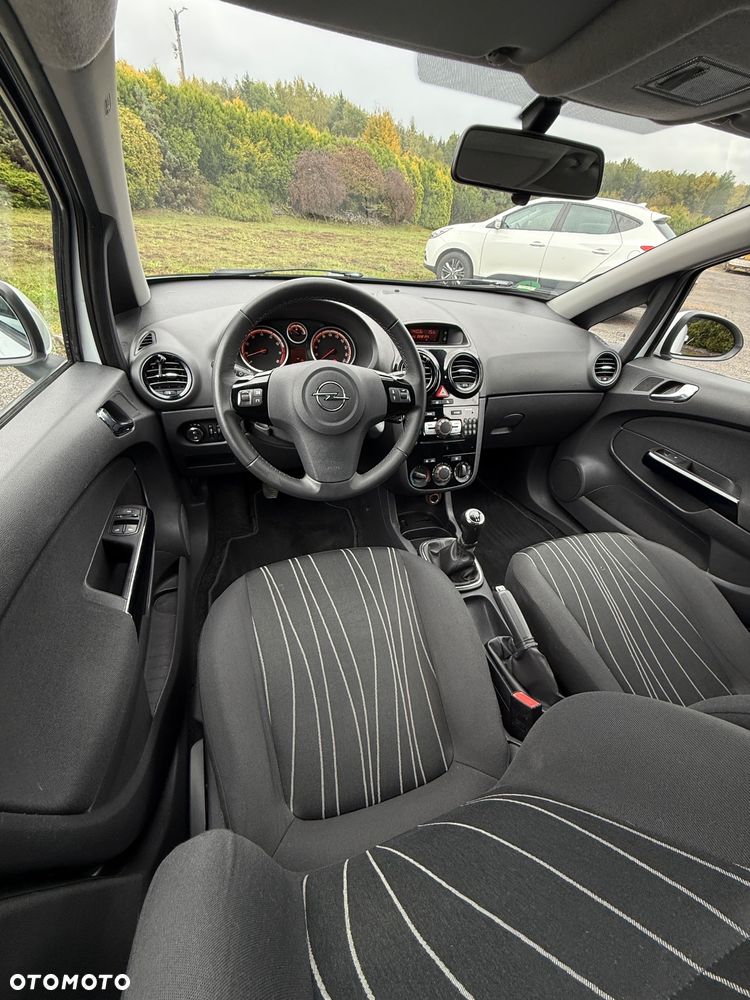 Opel Corsa 1.4 16V Cosmo - 28