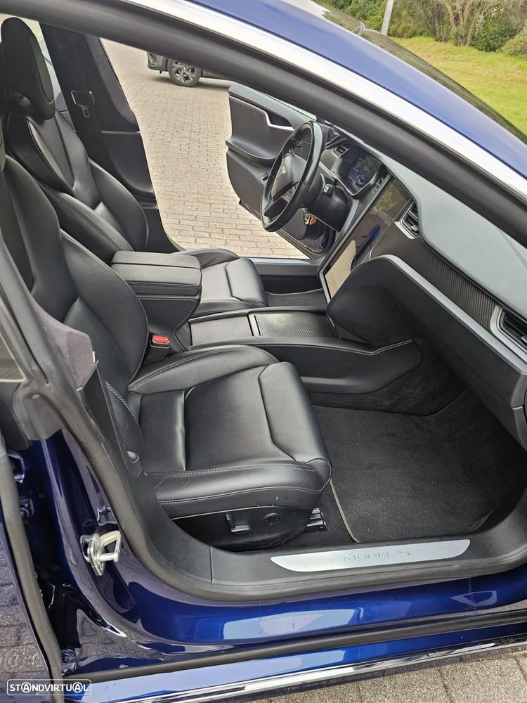 Tesla Model S - 17