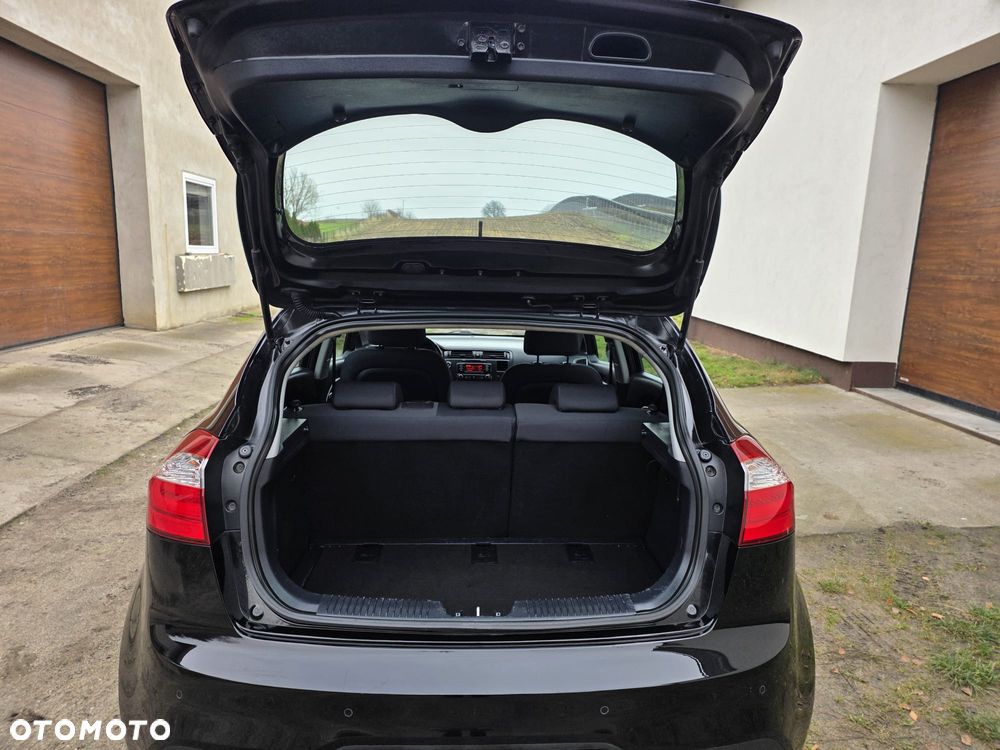 Kia Rio 1.4 Dream Team Edition - 10