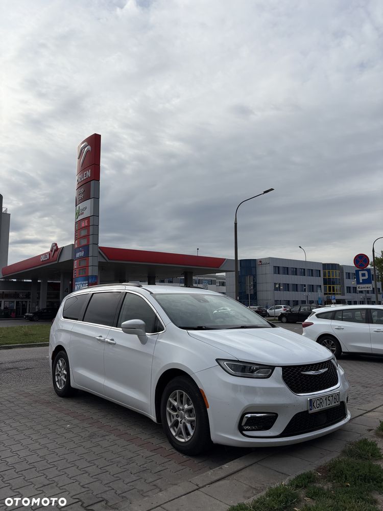 Chrysler Pacifica - 1
