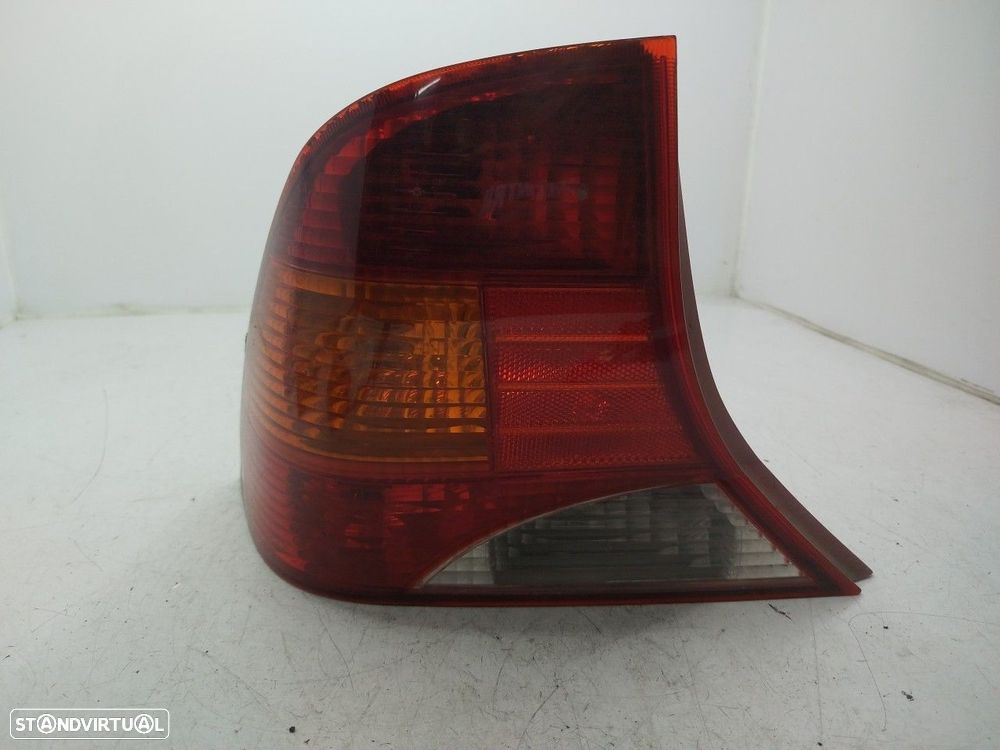 Farolim Stop Esq Ford Focus Três Volumes (Dfw) - 1