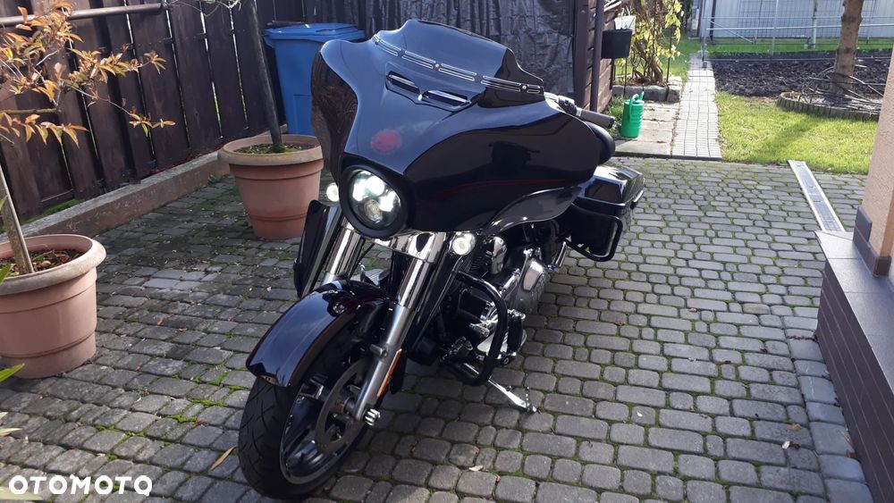 Harley-Davidson Touring Street Glide - 3