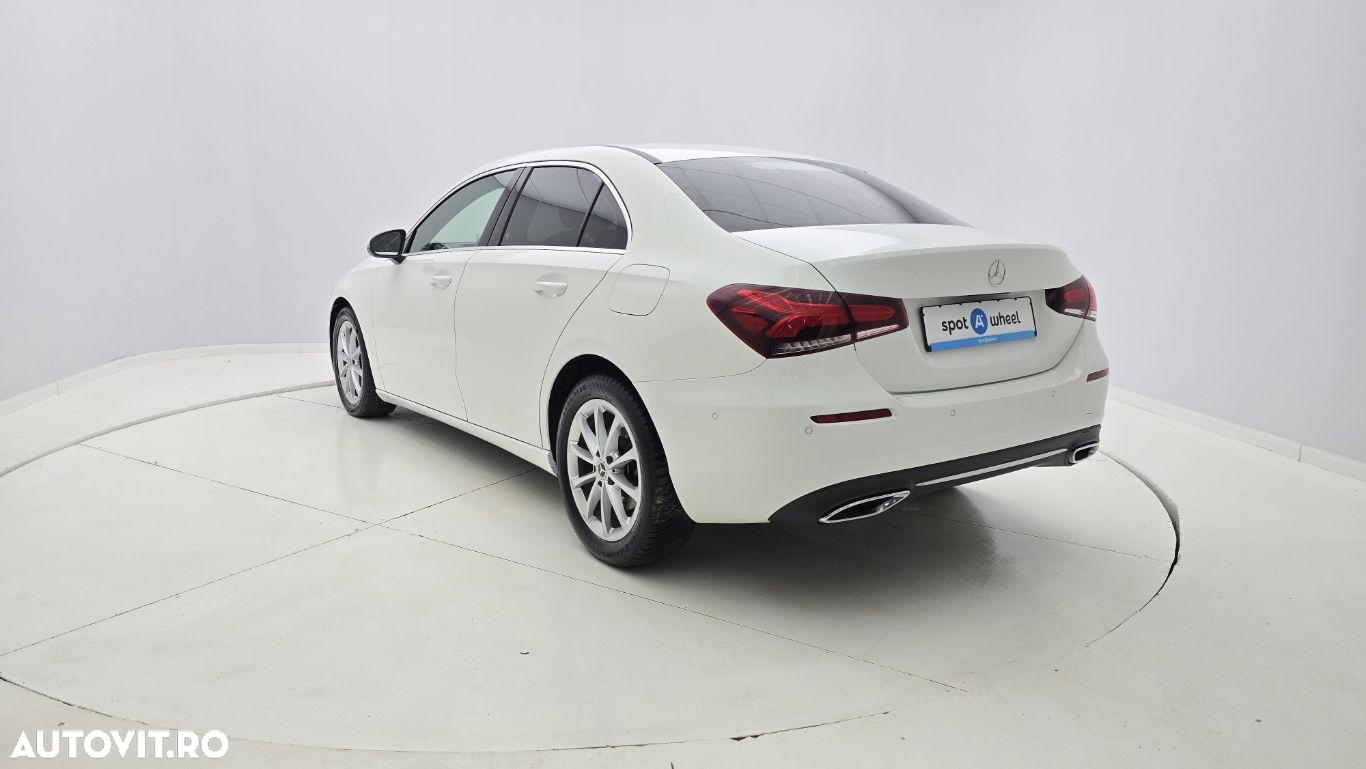 Mercedes-Benz A - 9