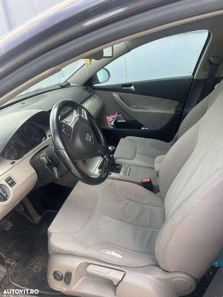 Volkswagen Passat 1.6TDI BlueMotion Tehnology Comfortline - 12