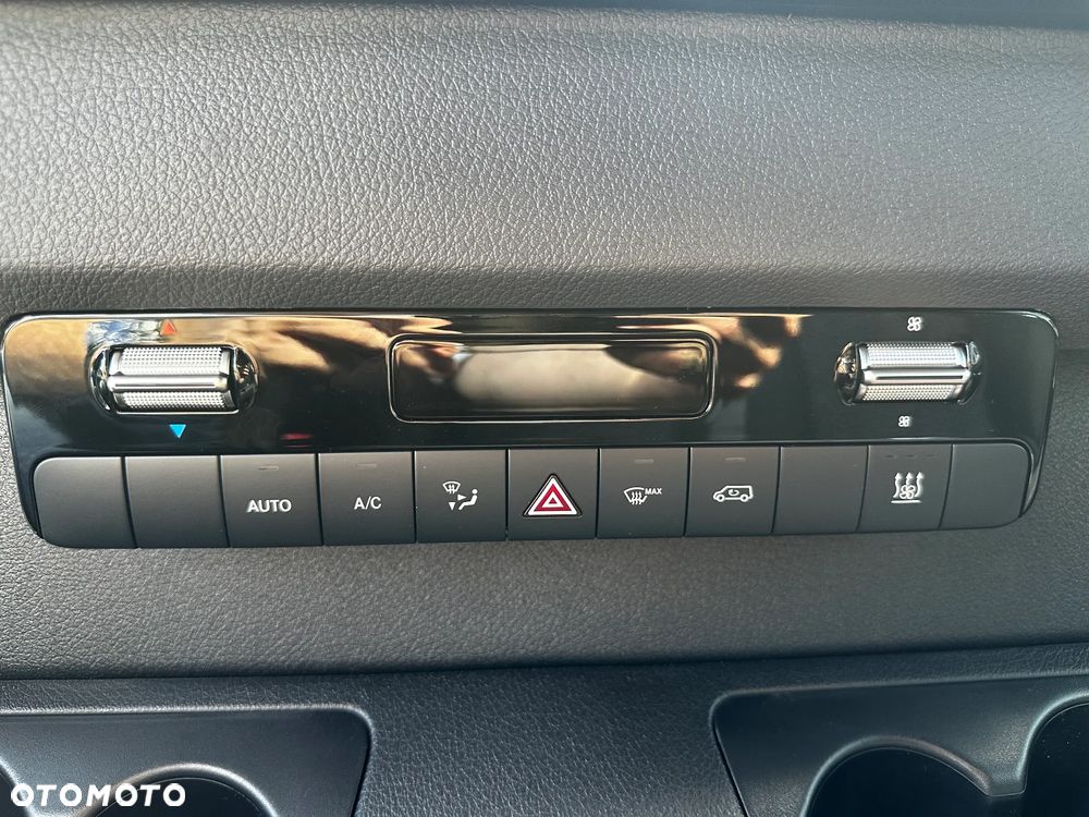 Mercedes-Benz Sprinter - 29