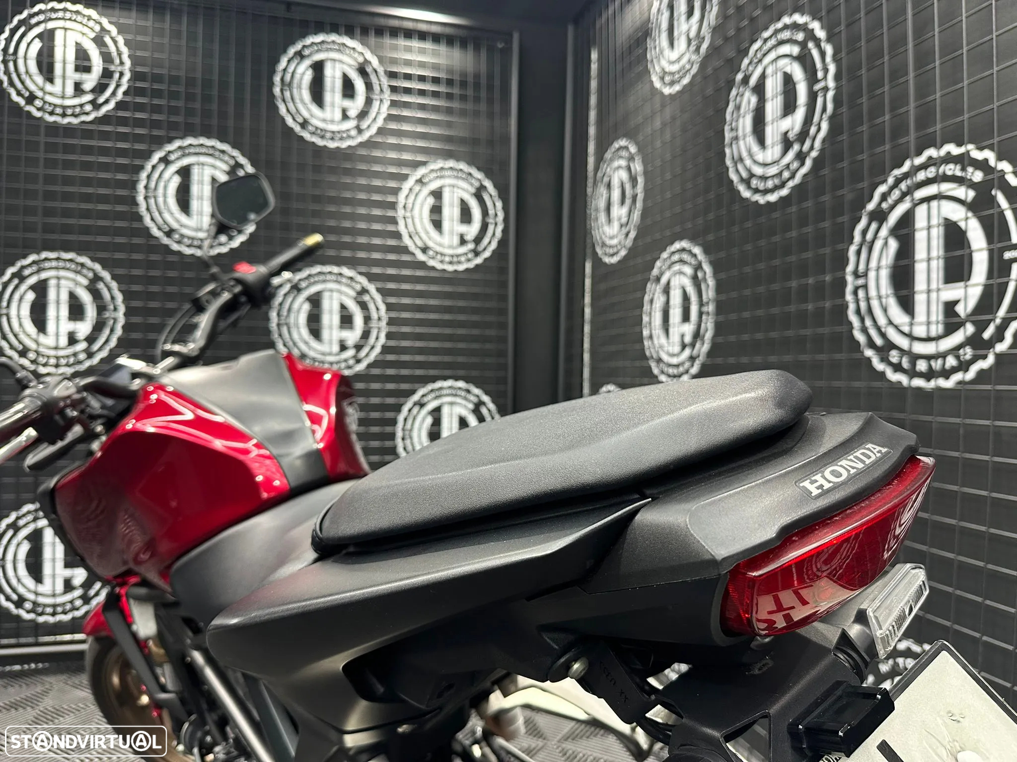 Honda CB 125 R - 5