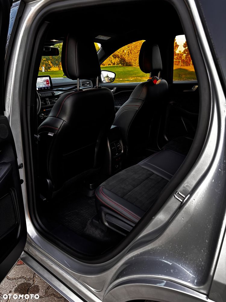 Ford Kuga - 10