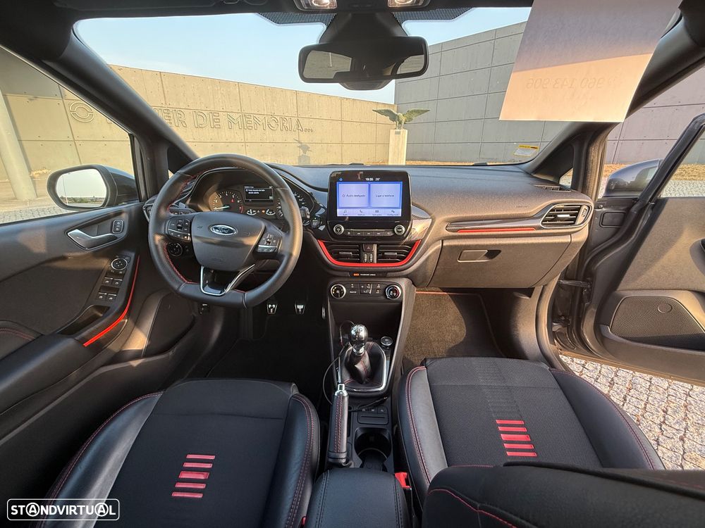 Ford Fiesta 1.0 EcoBoost ST-Line - 28