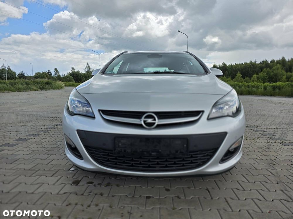 Opel Astra 1.4 Turbo Exklusiv - 2