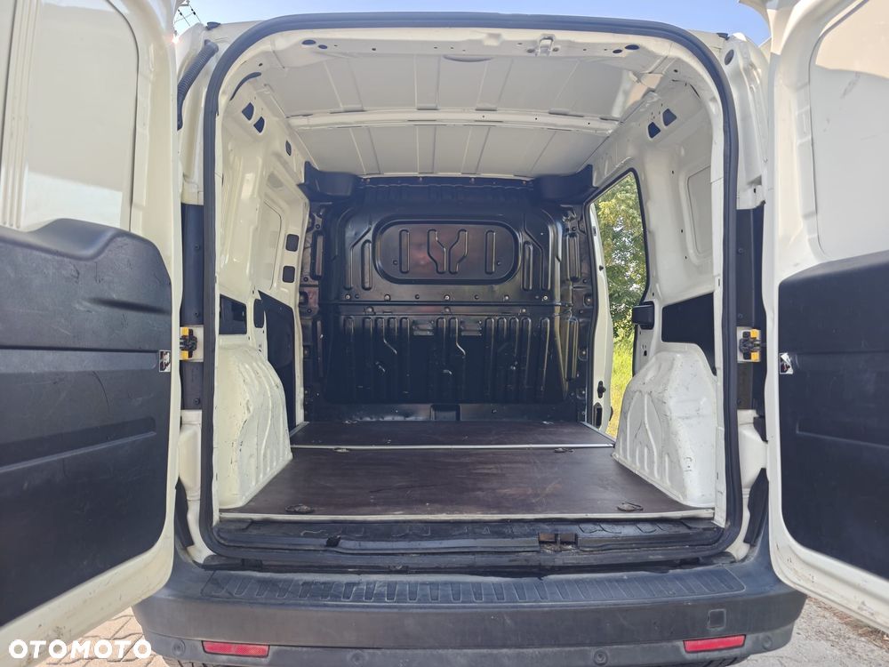 Opel COMBO - 16