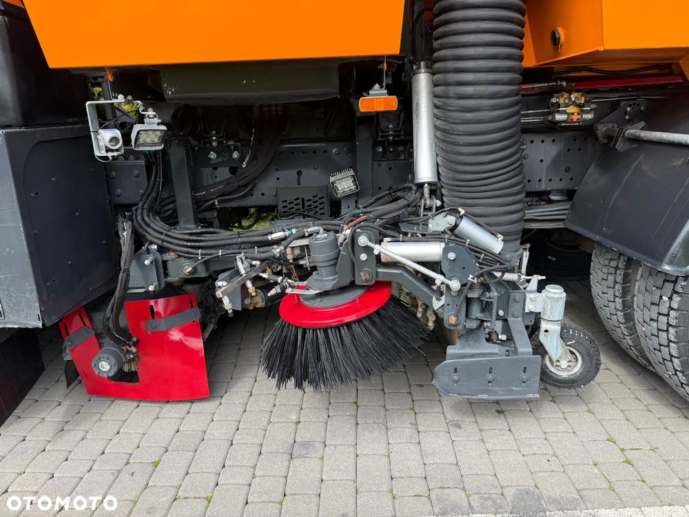 Mercedes-Benz AXOR 1829 BUCHER OPTIFANT 8000 - 16