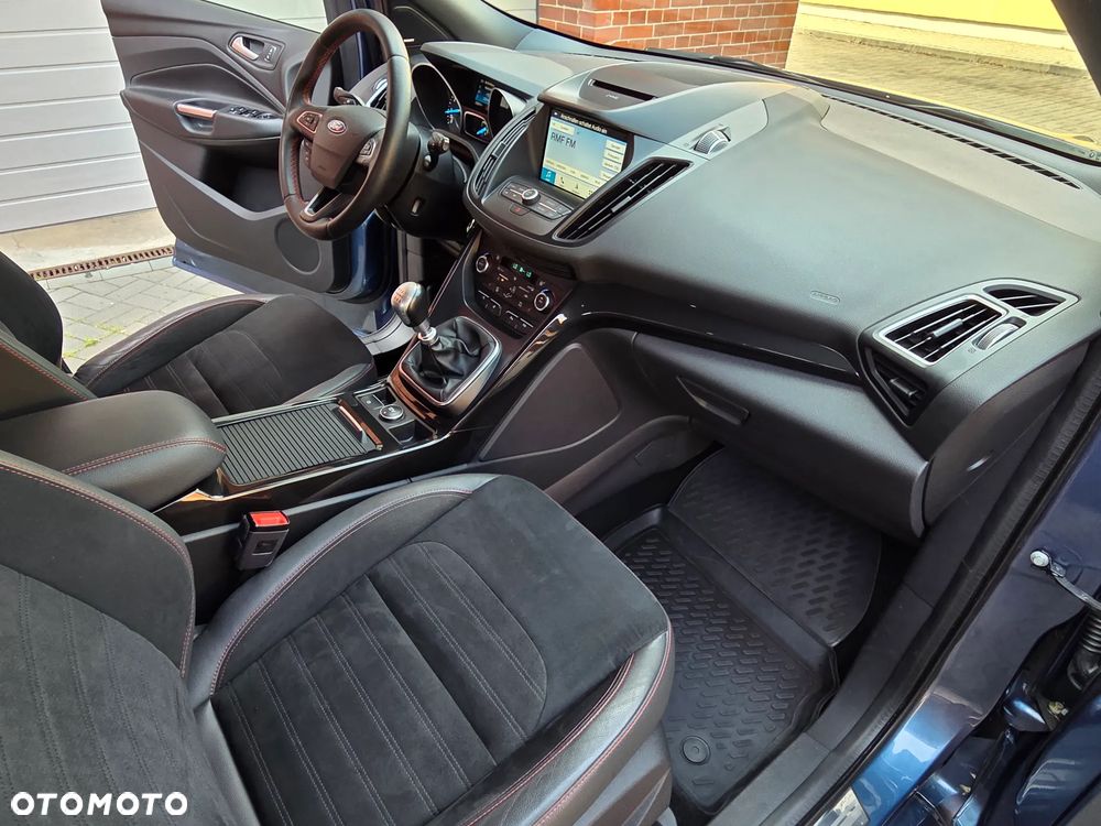 Ford Kuga 1.5 EcoBoost 2x4 ST-Line - 21