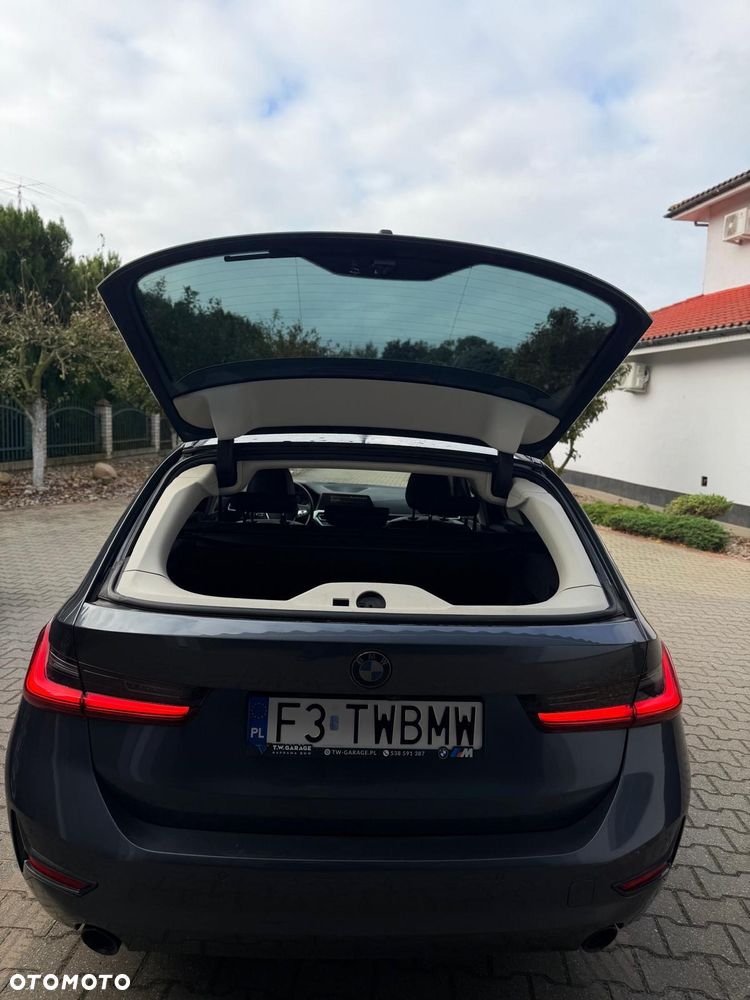 BMW Seria 3 320d Luxury Line - 9