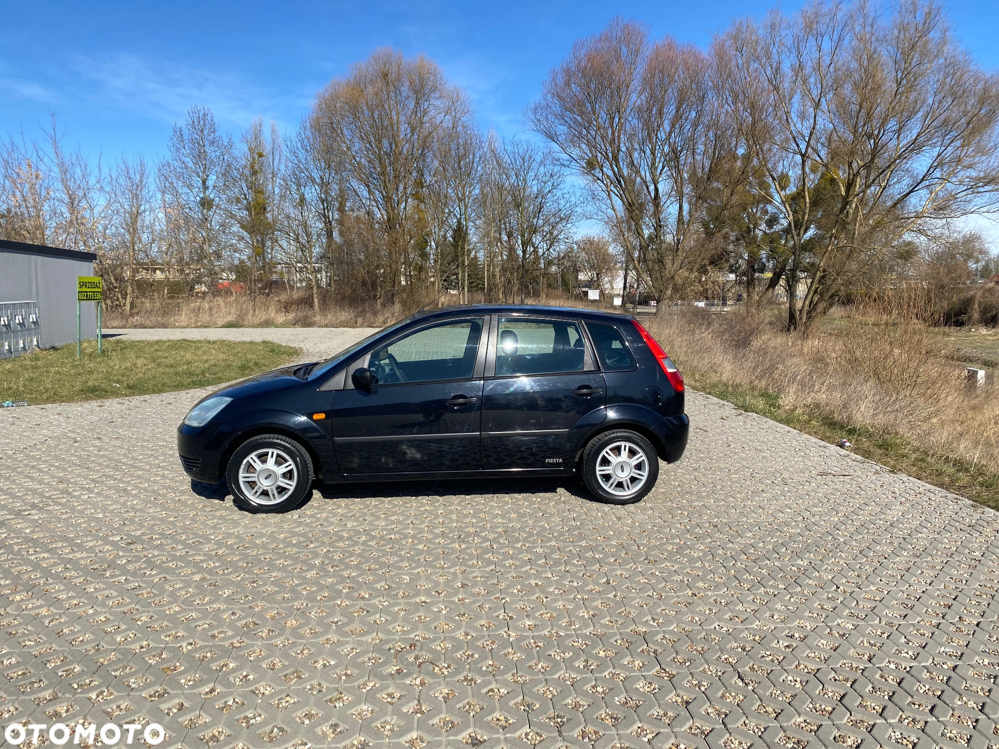 Ford Fiesta 1.3 Ambiente - 11