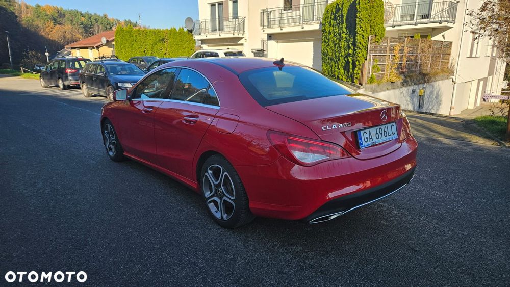 Mercedes-Benz CLA 250 4Matic 7G-DCT UrbanStyle Edition - 6