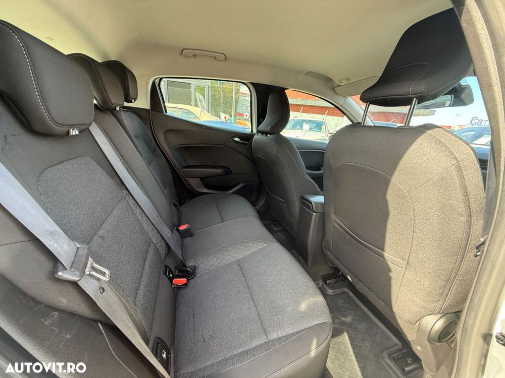 Renault Clio - 23