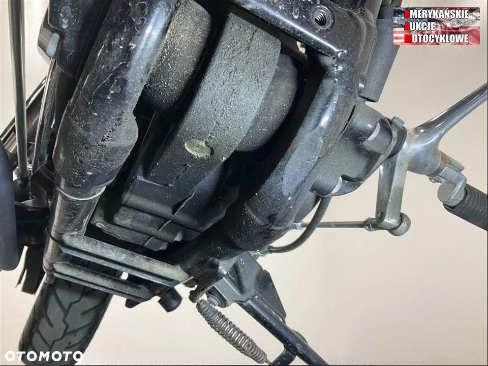 Harley-Davidson Sportster Custom 1200C - 6