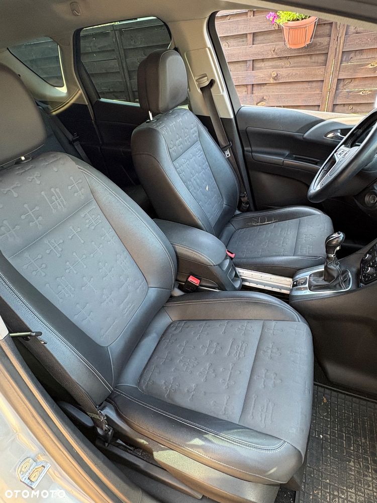 Opel Meriva 1.4 Essentia - 10