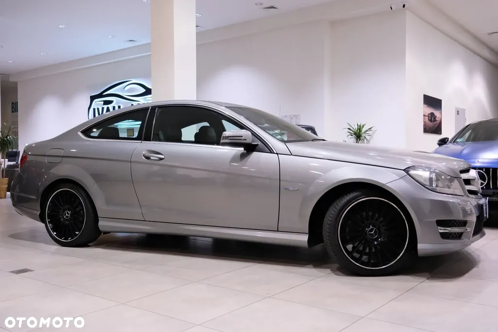 Mercedes-Benz Klasa C 220 CDI DPF Coupe (BlueEFFICIENCY) - 4