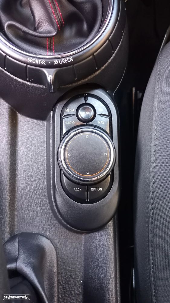 MINI 3 Portas Cooper S Sport Aut. - 14