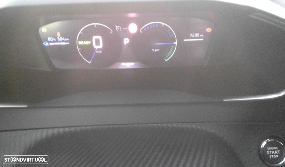 Peugeot e-2008 54 kWh Allure - 6