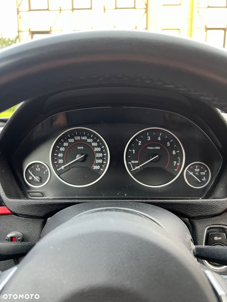 BMW Seria 3 330i Sport - 18