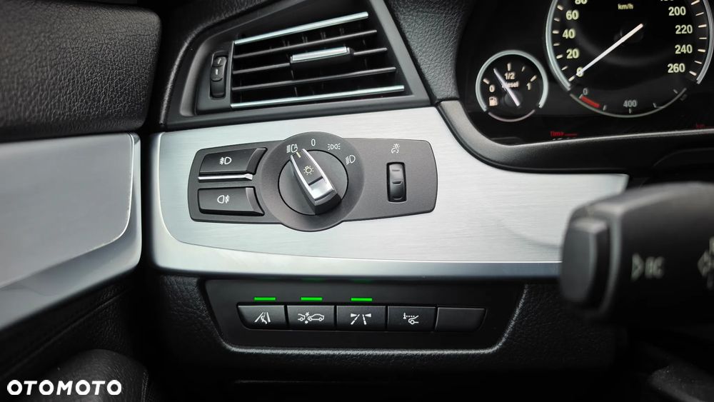 BMW Seria 5 530d xDrive Luxury Line - 35